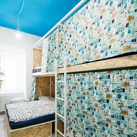 Hello Hostel *